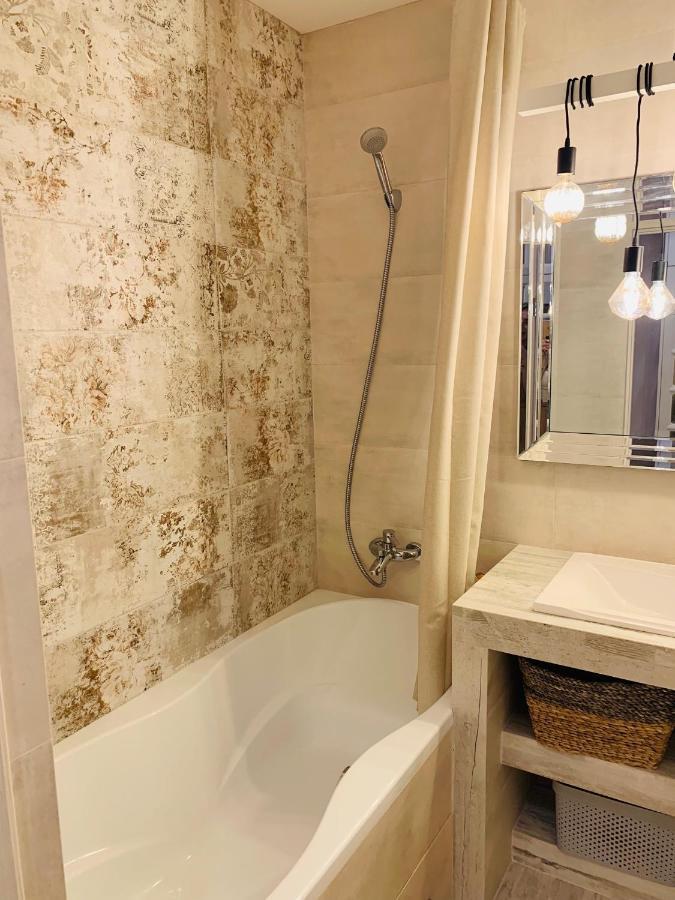 Studio Lux Loft On Victory Street In The City Center วินนิตซา ภายนอก รูปภาพ